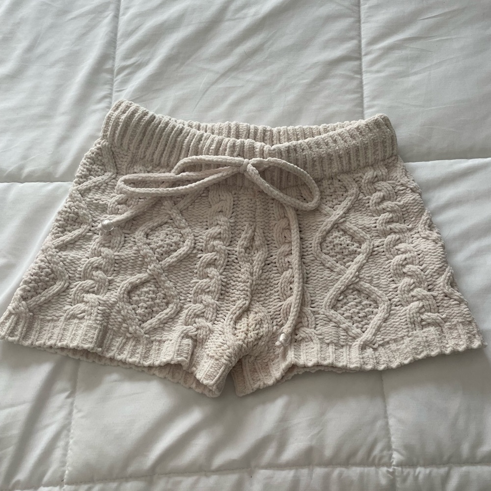 White cable knit coastal shorts
